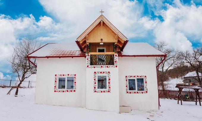 Vilcele House | CASUTA CU FLORI