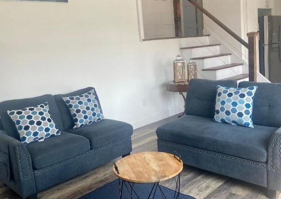 Freeport's Nautical Mile Villa | Catch n Relax Villa blue Inn