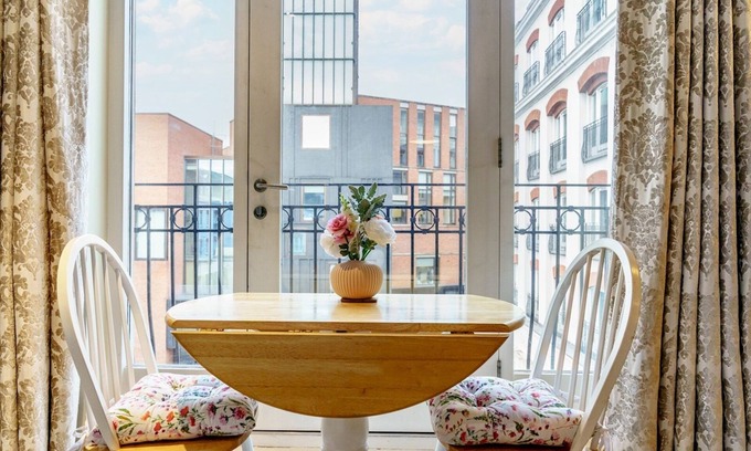 Cathedral Quarter Apartment | Cathedral Quarter | City Centre | Walk Everywhere | Pass the Keys