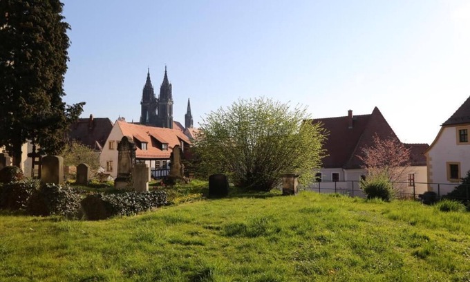 Meissen Apartment | Cathedral view at freedom, large apartment