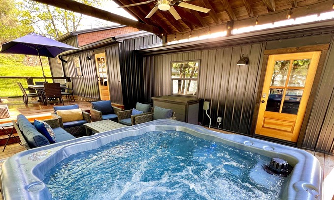 Caton Cabin | Catons Chapel 3 Bedroom Cabin by RedAwning