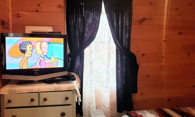 Prattsville Cabin | Catskill Bungalow - Tiny House Vacation for couples, Windham & Hunter NY, skiing