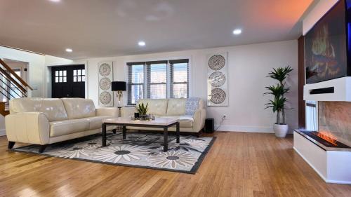 Round Top House | Catskills Escape Hot Tub Massage Chairs & Games