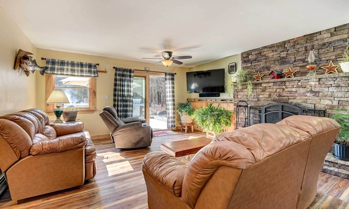 Hannacroix House | Catskills Getaway w/Hot Tub on 45 Acres!