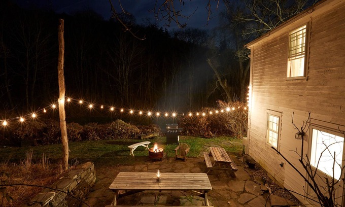 Rensselaerville House | Catskills retreat on 4.5 acres w/fully stocked kitchen and fire pit—Sleeps 9