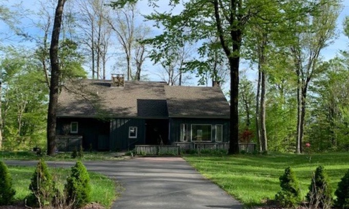 Livingston Manor House | Catskills Secluded Treehouse with stunning views near Livingston Manor