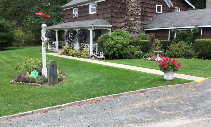 Windham Hotel | Cave Mountain Motel