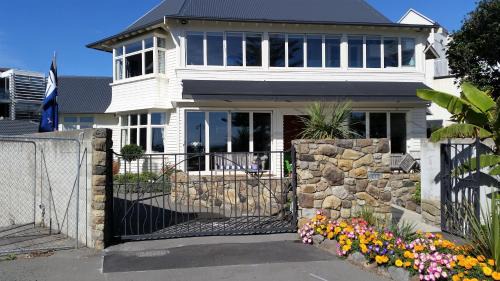 Sumner House | Cave Rock Guest House