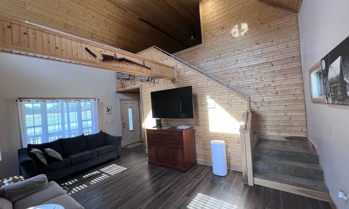 Farmers Cabin | Cave Run Lake/Morehead State University Area Fully Equipped, Private Cabin
