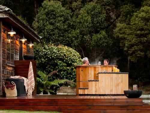 Meander Cabin | Cedar Cottage Meander