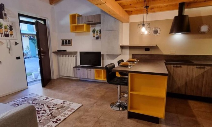 Oltrestazione Apartment | Cedar Court - Urban design and cozy quite apartment