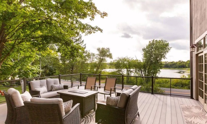 Excelsior House | Cedar House Retreat
