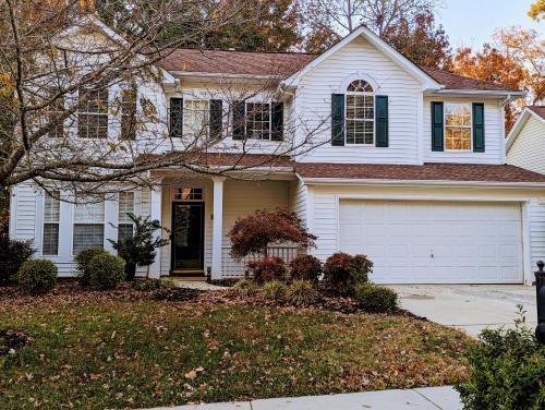 Concord House | Cedar's Corner In Concord Spacious & Clean
