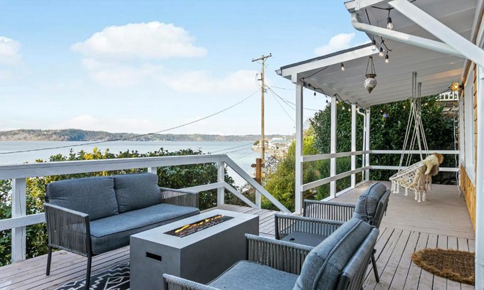 Tacoma House | Cedar & Sage