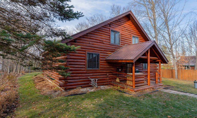 Gould City Cabin | Cedars on South:Crisp Air and Stunning Views – Your Fall Escape!