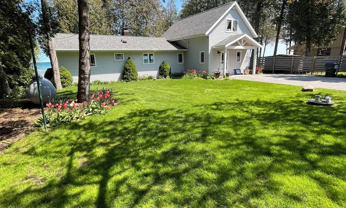 Jacksonport Cottage | ð²CEDARSHORES-PRIME Sept.-Oct. FALL Color Dates Open-Book Now!