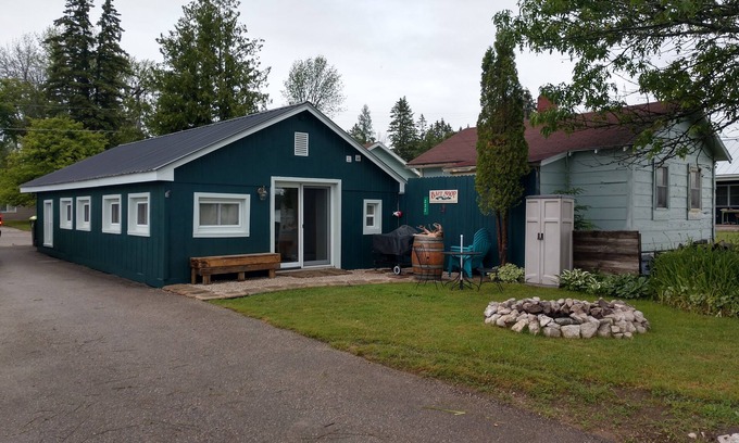 Cedarville House | Cedarville Bay Cabin with Private boat launch