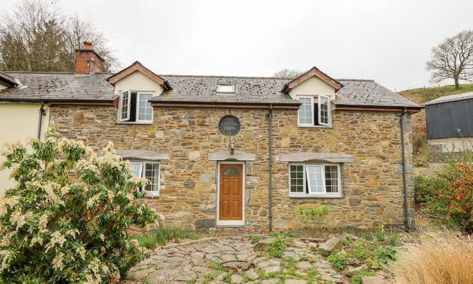Llangurig House | Cefn Cottage