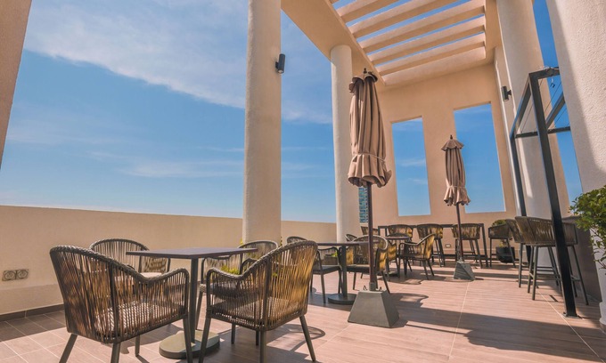 Hunupitiya Apartment | Celestara Luxury Apartment at Trizen, Colombo with Pool, Stunning Rooftop views