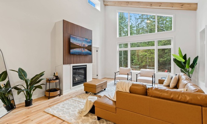 Dwight Cottage | Celestial Cottage w/Hot Tub/Cold Plunge/Games