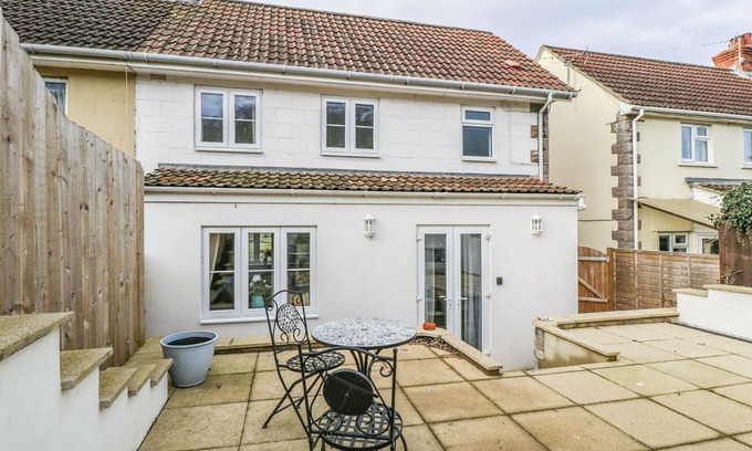 Aller Cottage | CELIA'S VIEW, pet friendly, with a garden in Langport