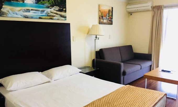 Oxley Hotel | Centenary Motor Inn