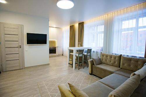 Plunge Apartment | Center apartment