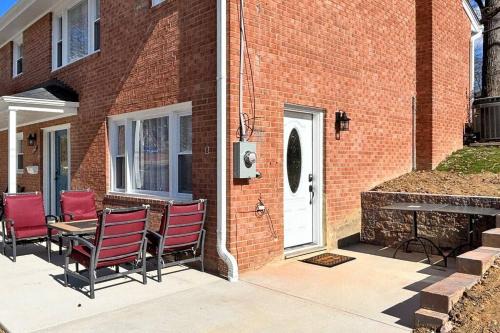 Springfield Apartment | Centered Home, 1st floor