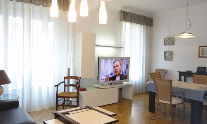 Thiers Apartment | Central, 72 m2 air-conditioned, comfortable, parking - Ideal couple or family (4P)
