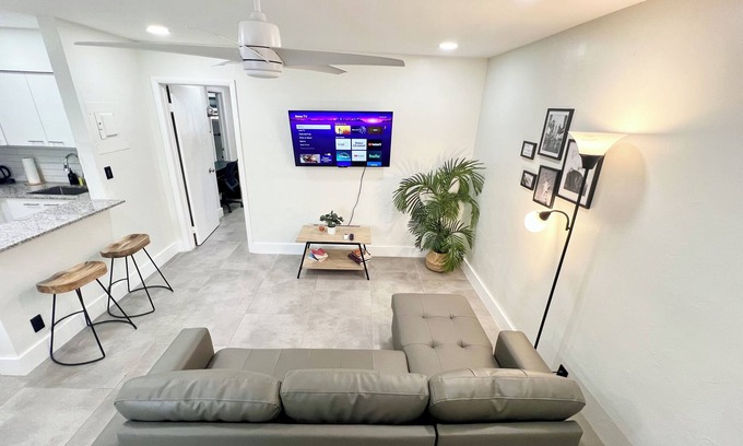 Lake Ridge Apartment | Central, Beautiful&Spacious 1Br 1Bath in Lake Ridge