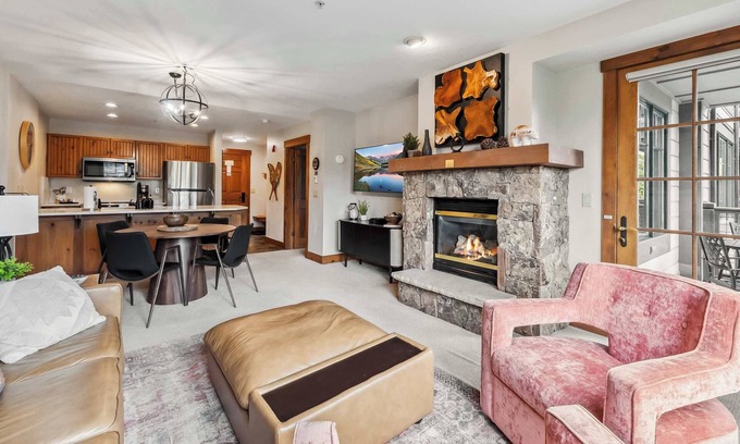 Breckenridge Condo | Central Breck Stay | Shared Hot Tub + Ski Access