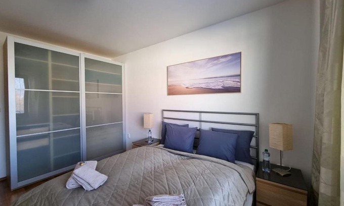 Martin Apartment | Central business apartment - FREE PARKING