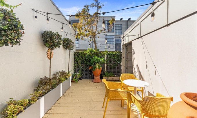 Mount Wellington House | Central Haven - Stonefields Holiday Townhouse
