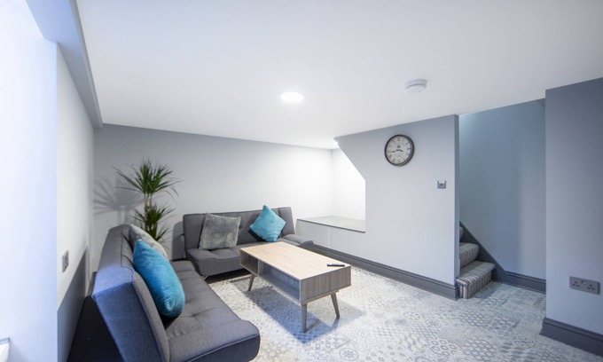 Ashford House | Central home for Contractors, travellers, businesses and families