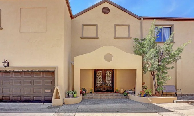 Greenway Plaza-Upper Kirby House | Central Houston Two Bedroom Home W/Pool Great Area