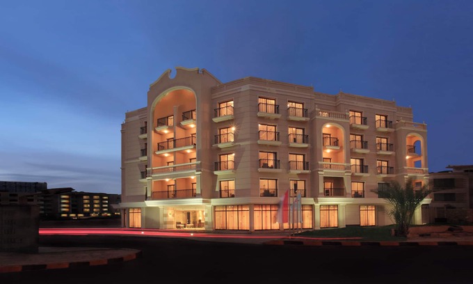 Al Mamsha El Seyahi Hotel | Central Hurghada Stay! 4 Large Units with Pool, Terrace & Easy Access to Shops
