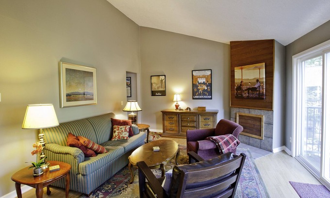 Corbett - Terwilliger - Lair Hill Apartment | Central, Lofty Tree Views