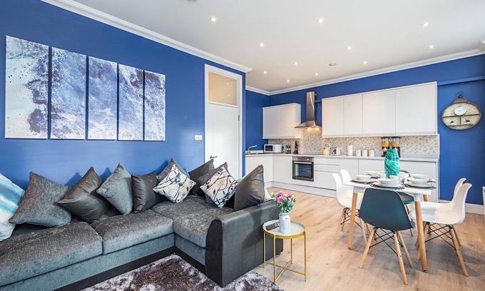Brondesbury Apartment | Central London Gem: Contemporary 2BR/2BA