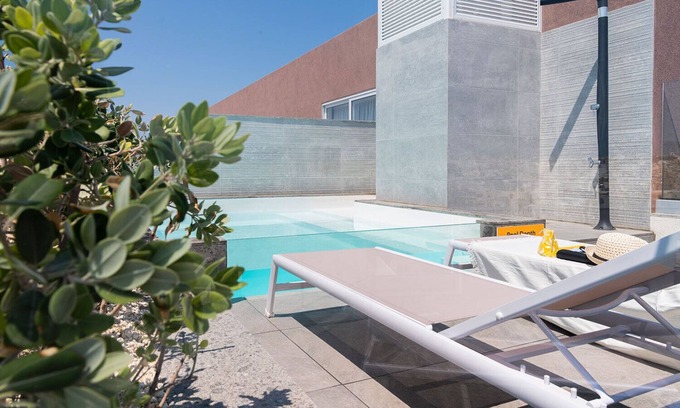 Birkirkara Apartment | ★ Central LUX Maisonette w/HEATED POOL & patio ➞