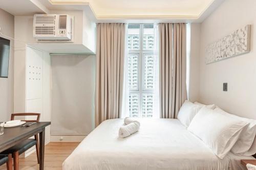 San Antonio Apartment | Central Modern Cosy Condo in Makati - The Linear Suite