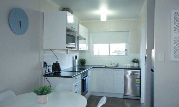 Rotorua Apartment | Central Rotorua Unit with spa pool