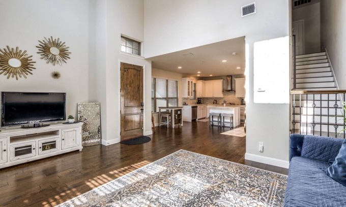 Northeast Carrollton House | Central - Spacious Townhome