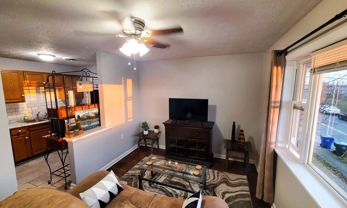 Lexington Apartment | Central Stay! Near UK/Downtown/Campus.