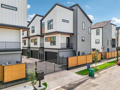 South Central Houston House | Central Townhome 2 miles to Med Center & Downtown