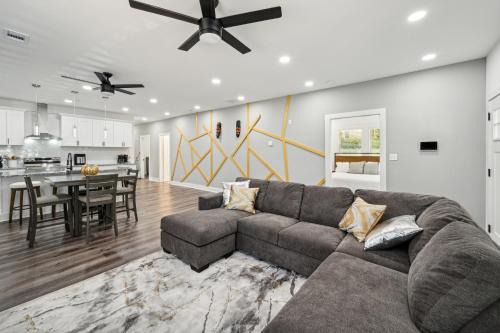 Atlanta Villa | Centrally Located Home in Atlanta-10 Mins from GA Aquarium, Mercedes Benz Stadium, & Much More