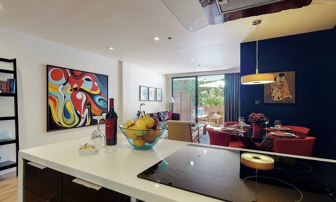 Westwood Condo | Centrally Located Modern Luxury, Walking Distance to UCLA, Westwood