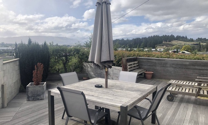Alexandra Cabin | Centrally located to all Central Otago Attractions