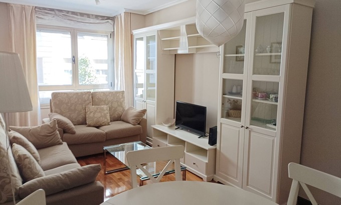 Oviedo City Centre Apartment | Centro de Oviedo Zona Gascona con Parking Gratuito, Wifi y Terraza