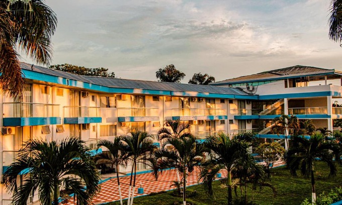 San Jose del Guaviare Hotel | Centro Vacacional Las Palmas