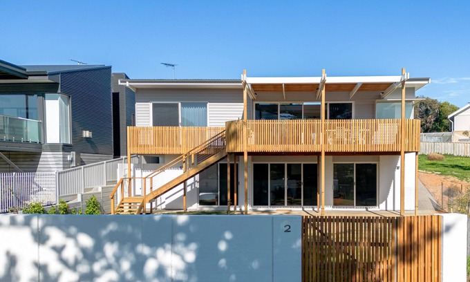 Port Willunga House | Cerulean ~ Port Willunga - Cerulean (/səˈruːliən/), a hue of blue halfway between azure and cyan. A colour the entire residence was custom built by award winning architects to celebrate.